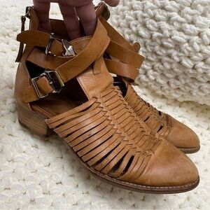 Jeffrey Campbell Stinson brown western flat booties SZ 7.5
